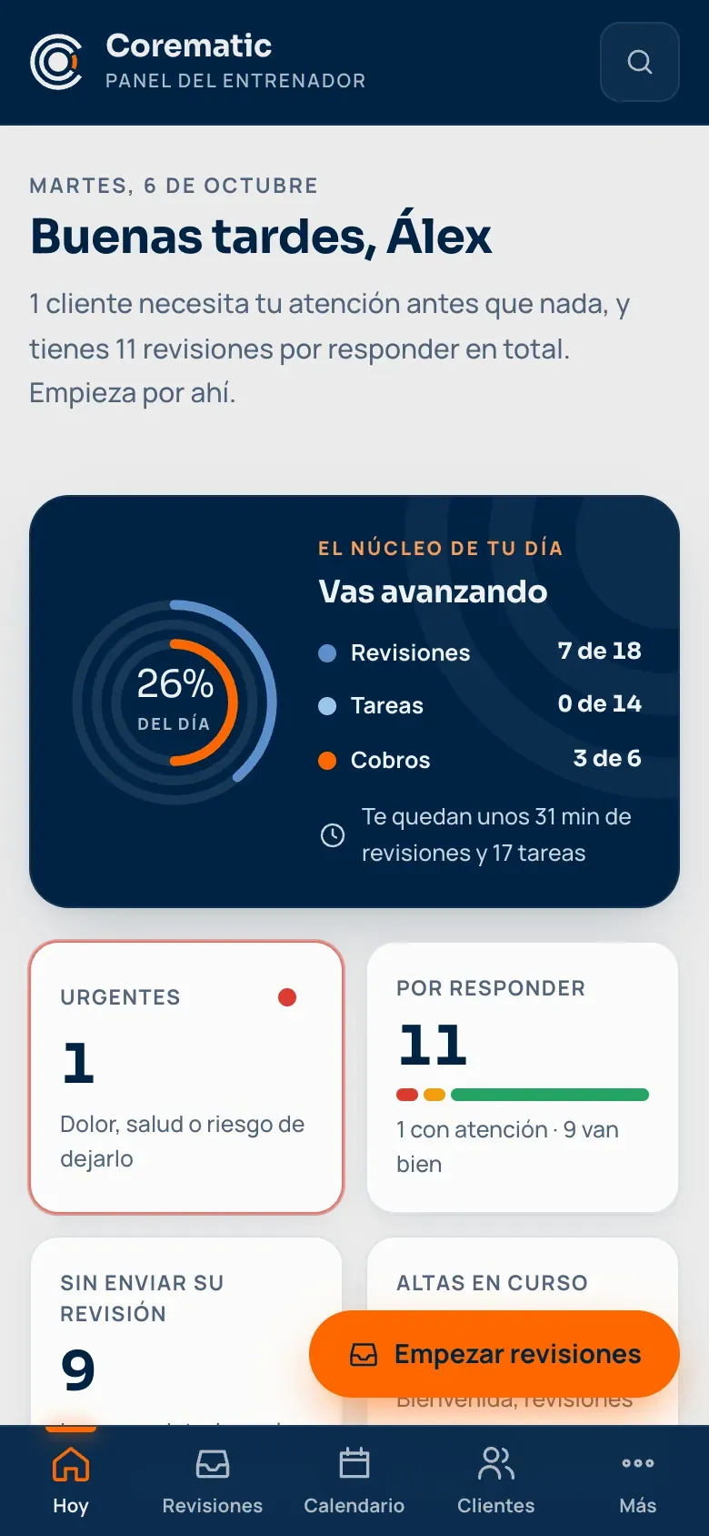La pantalla «Hoy» en el móvil, con el núcleo del día y el botón «Empezar revisiones».